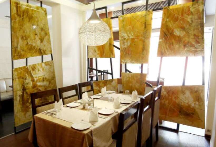 فندق Regency Square