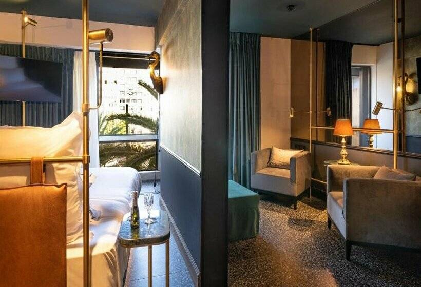 Skylark, Aluma Hotel & Resort