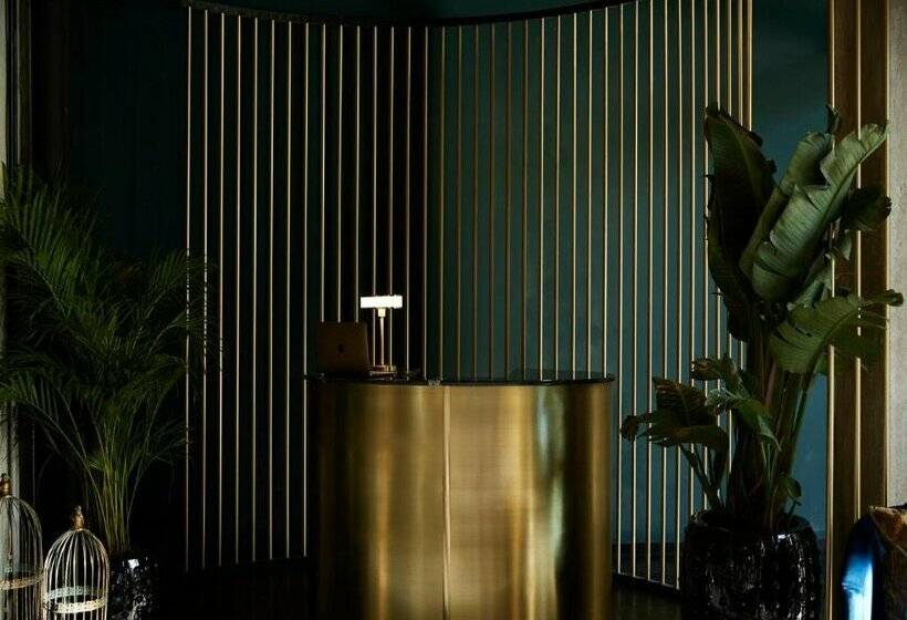 Skylark, Aluma Hotel & Resort