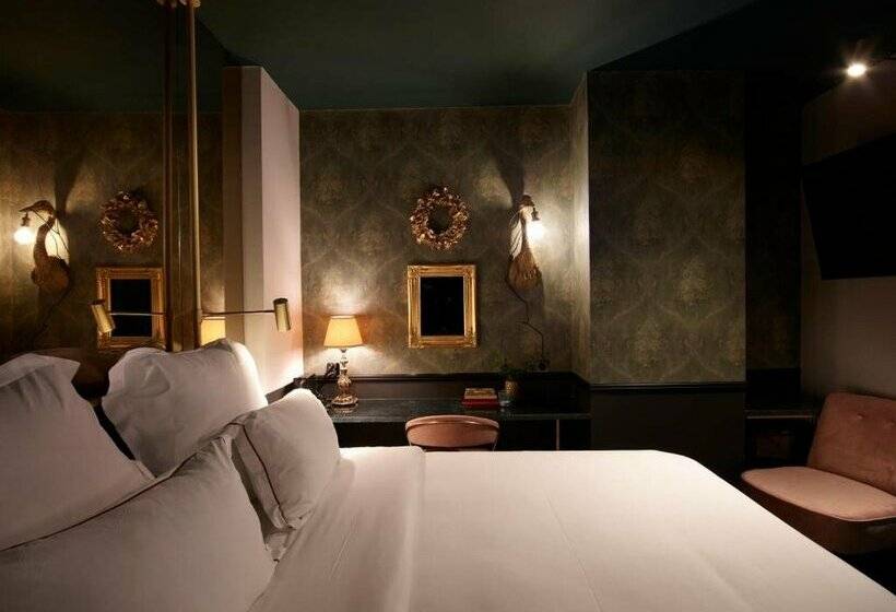 Skylark, Aluma Hotel & Resort