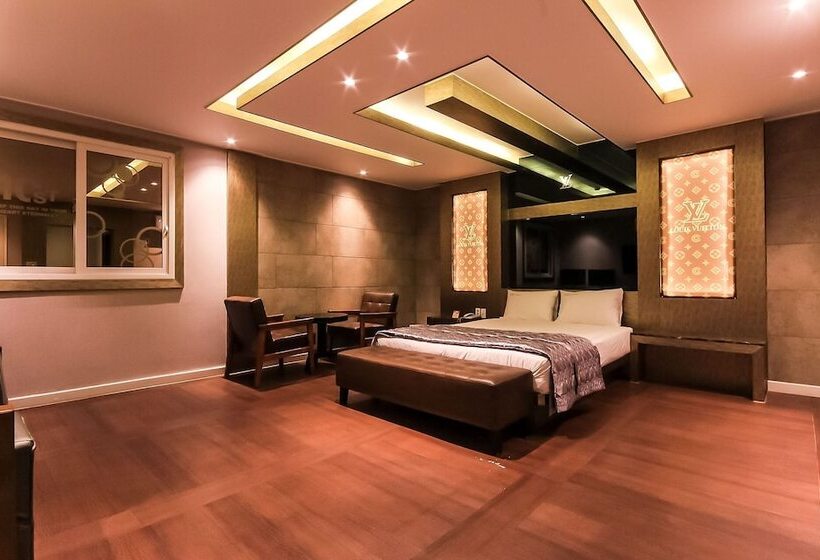 모텔 Daegu Dongdaegu Station 10th Street