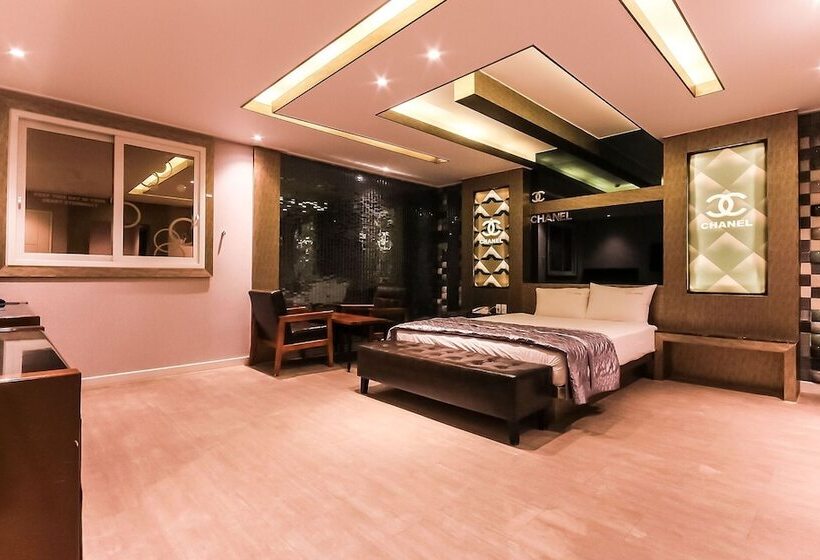 모텔 Daegu Dongdaegu Station 10th Street