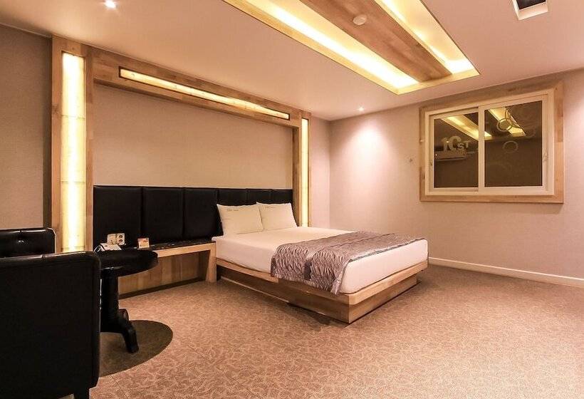 모텔 Daegu Dongdaegu Station 10th Street