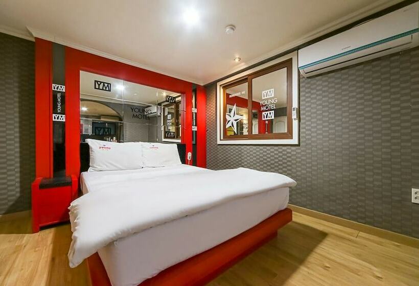 모텔 Daegu Gyeongbukdae Young