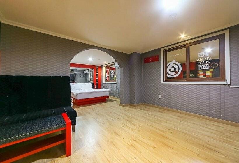 모텔 Daegu Gyeongbukdae Young