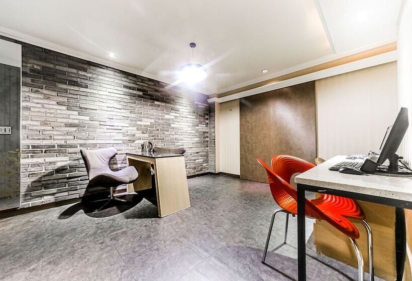 Мотель Daegu Seongseo Owall