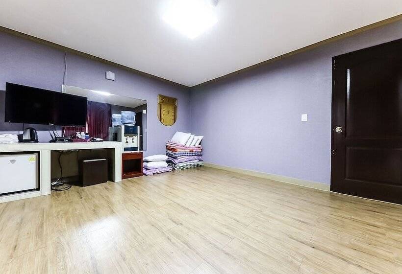 모텔 Daejeon Yuseong Hotel 141