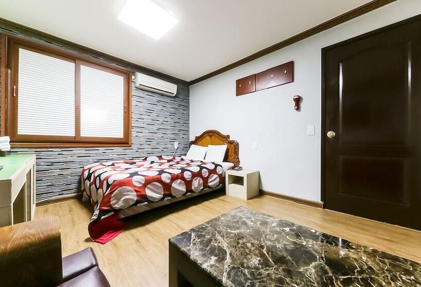 모텔 Daejeon Yuseong Hotel 141