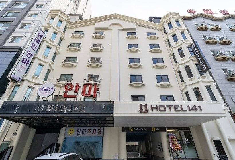 모텔 Daejeon Yuseong Hotel 141