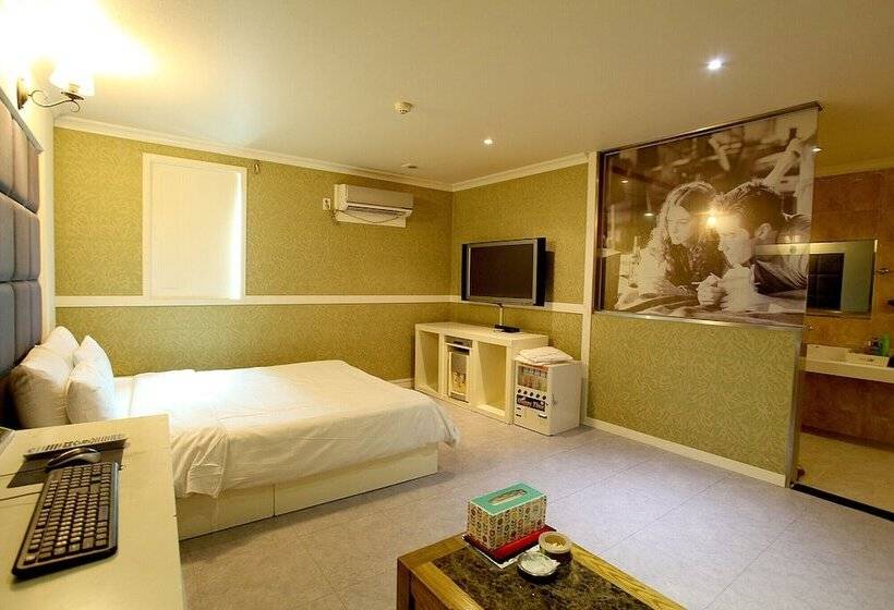 モーテル Guri Film 372