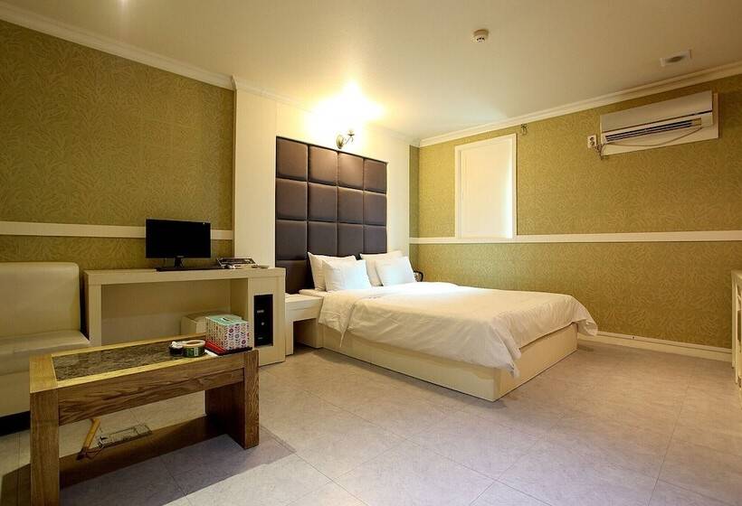 モーテル Guri Film 372