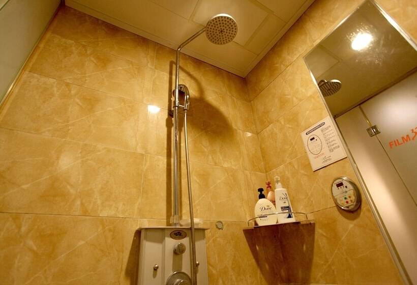 モーテル Guri Film 372