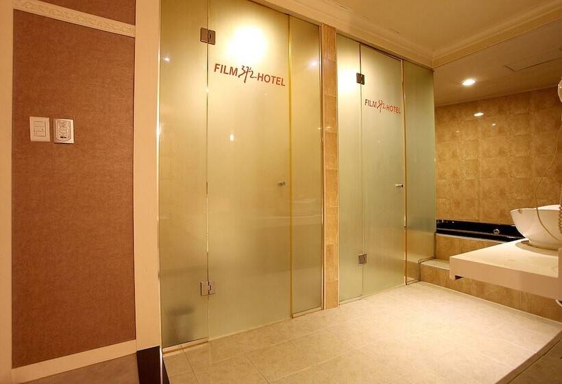 モーテル Guri Film 372