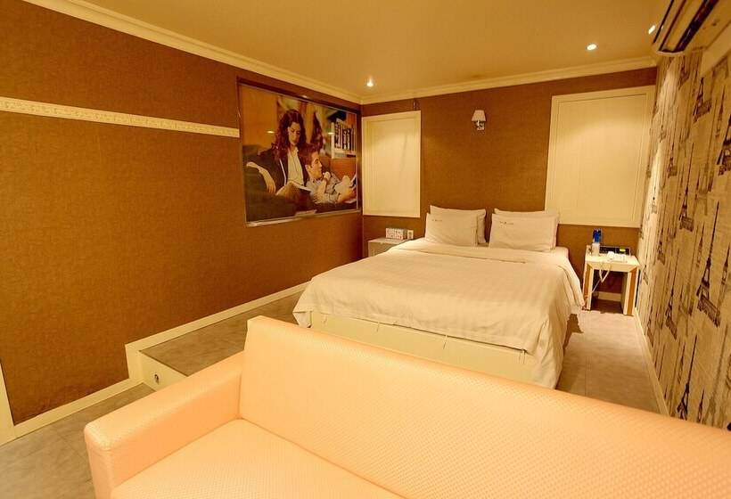 モーテル Guri Film 372