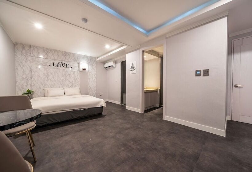 מוטל Guri Newcastle