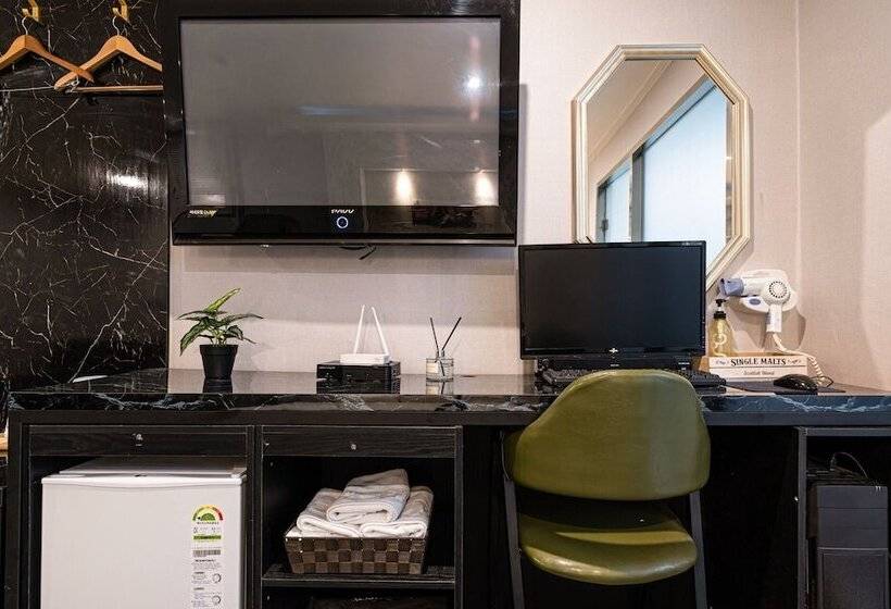 מוטל Guri Newcastle