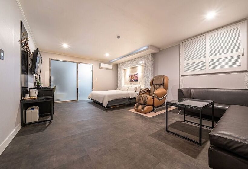 מוטל Guri Newcastle