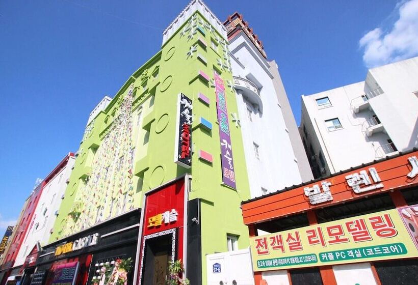 모텔 Gwangju Sangmu Castle