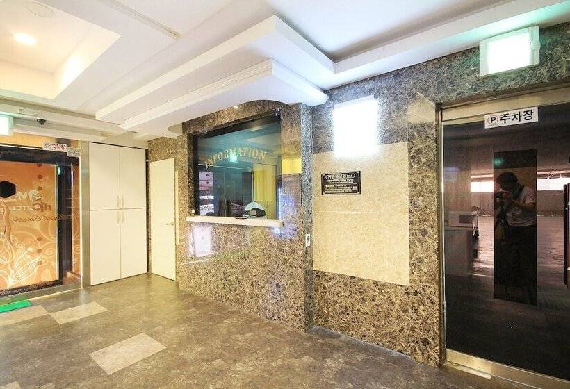 모텔 Gwangju Sangmu Castle