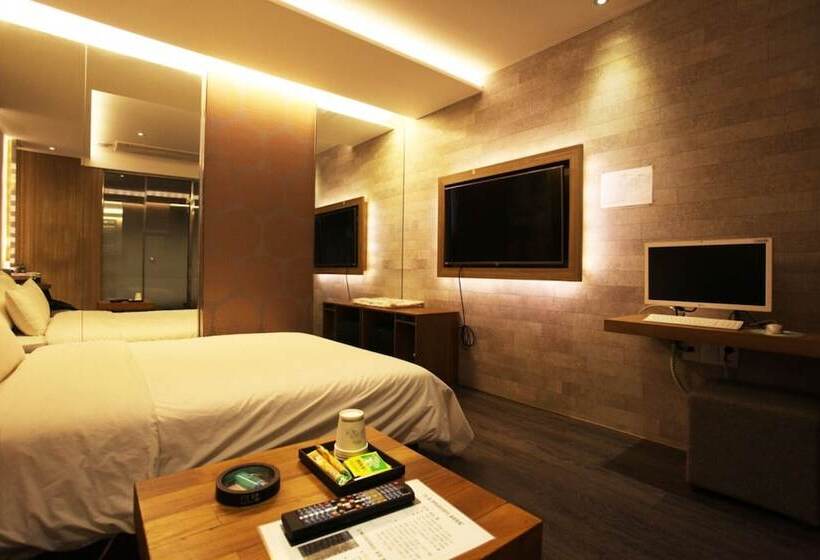 Motel Seoul National University Station Dam