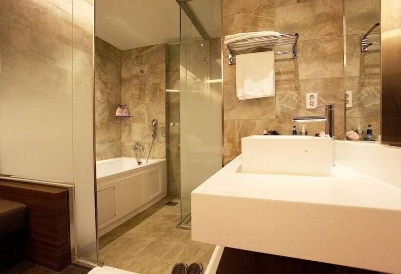 Motel Seoul National University Station Dam