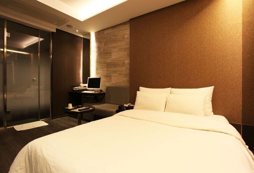 Motel Seoul National University Station Dam