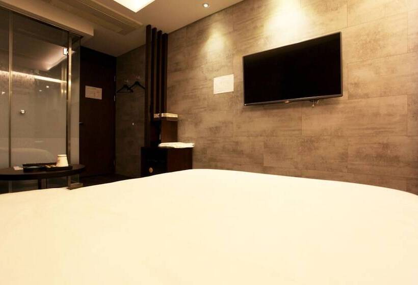 Motel Seoul National University Station Dam