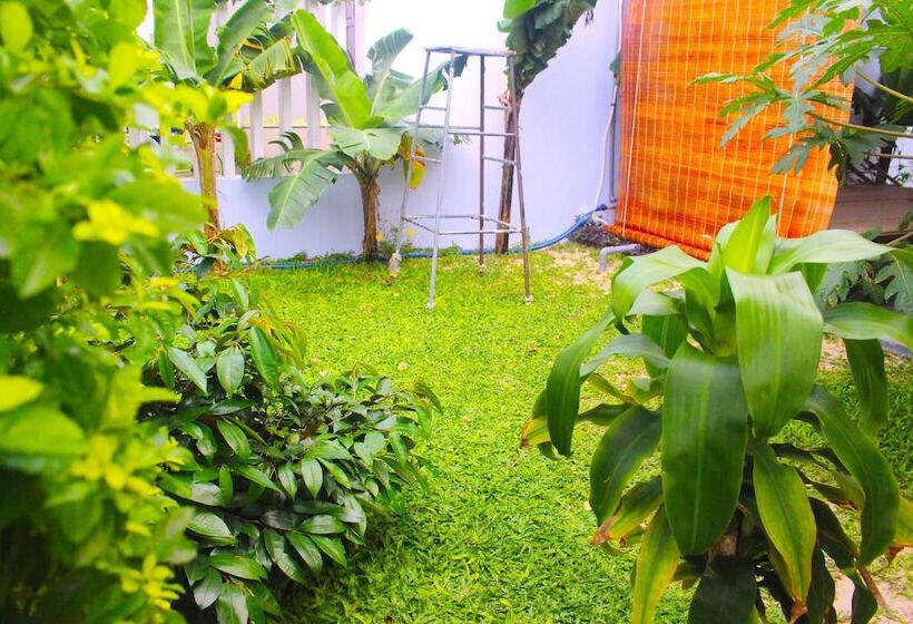 پانسیون Ba's Garden Beachside Homestay