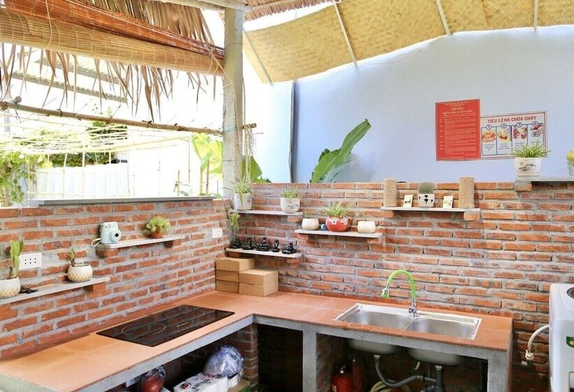 پانسیون Ba's Garden Beachside Homestay