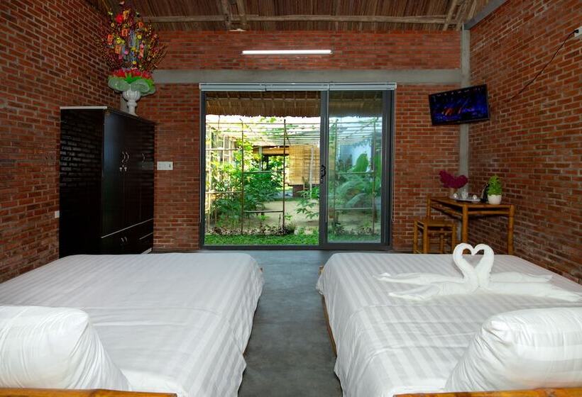 پانسیون Ba's Garden Beachside Homestay