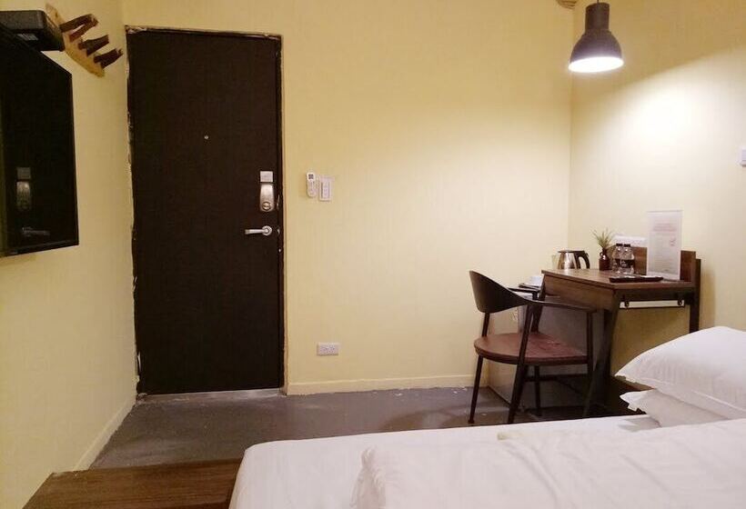 پانسیون Chi House