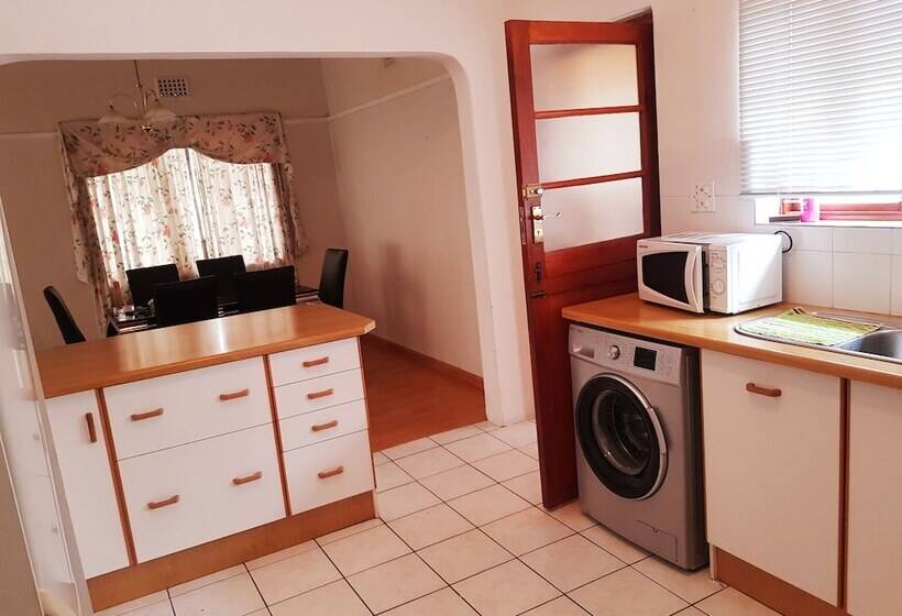 펜션 Executive Accommodation Bellville