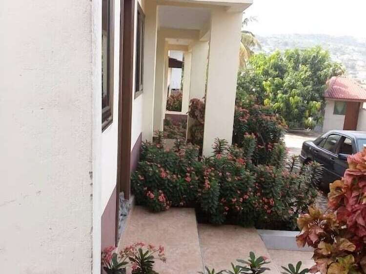 پانسیون Green Glass Guest House