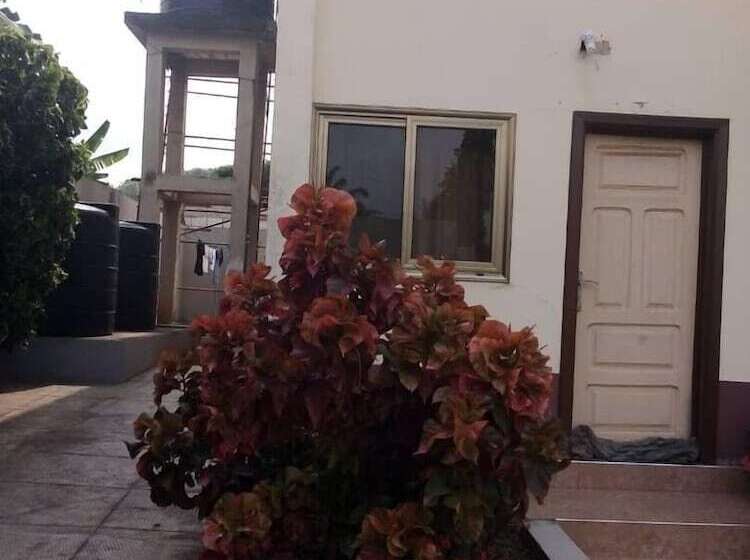 پانسیون Green Glass Guest House