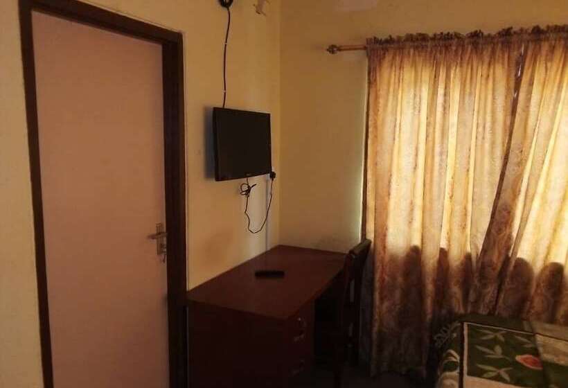 پانسیون Green Glass Guest House