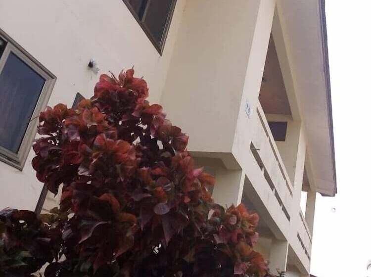 پانسیون Green Glass Guest House