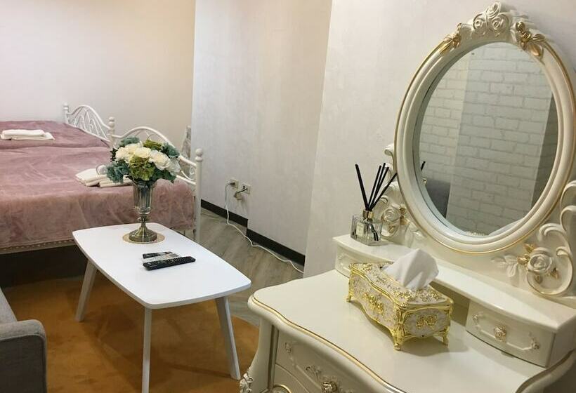 پانسیون Ha Ha Cat Home Kaifeng