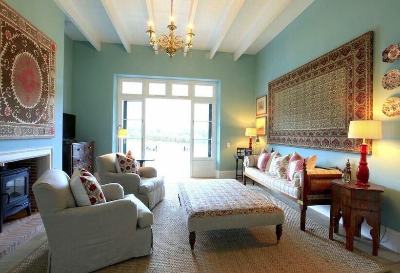 پانسیون La Cotte The Manor House