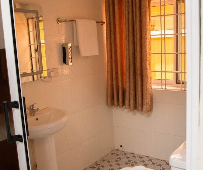 פנסיון Osdala Lodge