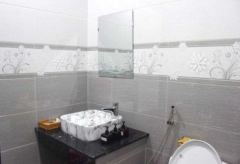 پانسیون Sunshine Ha My Beach Villa