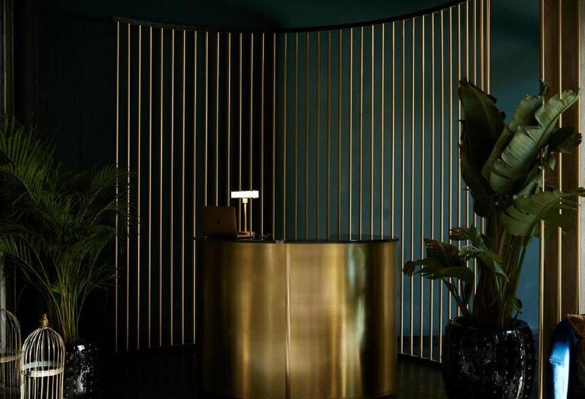 Skylark, Aluma Hotel & Resort