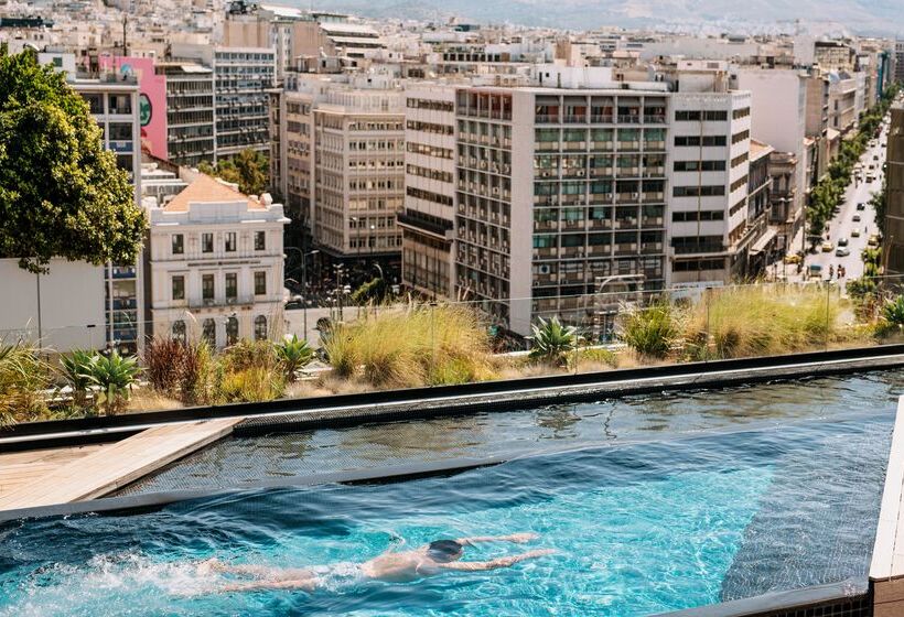 Skylark, Aluma Hotel & Resort