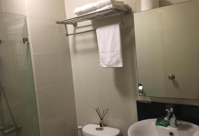 Cozy Condo Near Naia With Wifi, Pool And Balcony