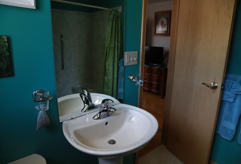 فندق A Garden Stroll B&b