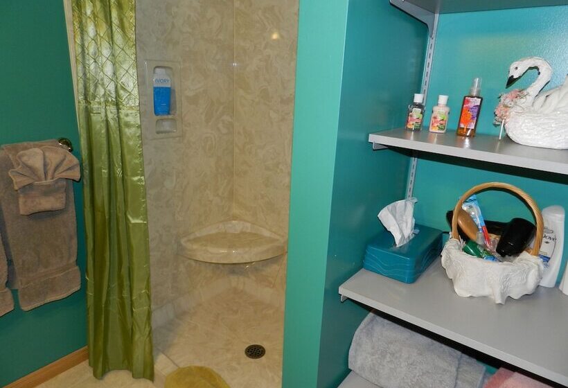 فندق A Garden Stroll B&b