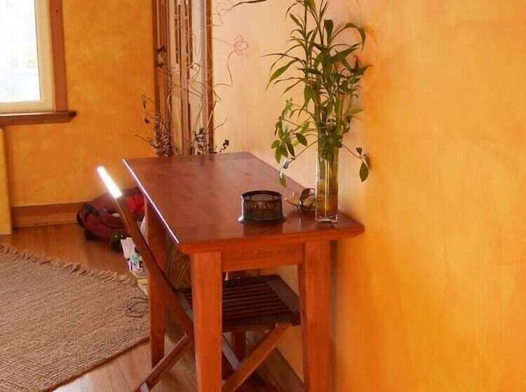 فندق Artisan Upstairs Guesthouse