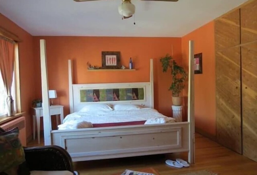 فندق Artisan Upstairs Guesthouse