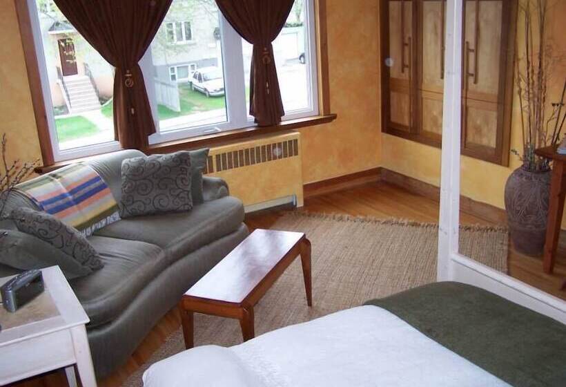 فندق Artisan Upstairs Guesthouse