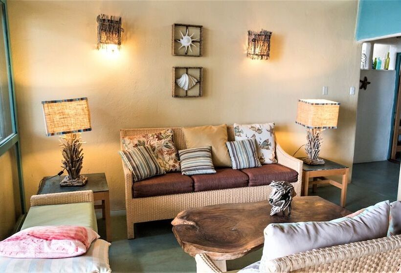 هتل La Posada De Los Tumpis