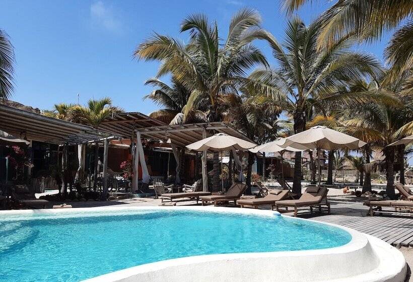 هتل La Posada De Los Tumpis